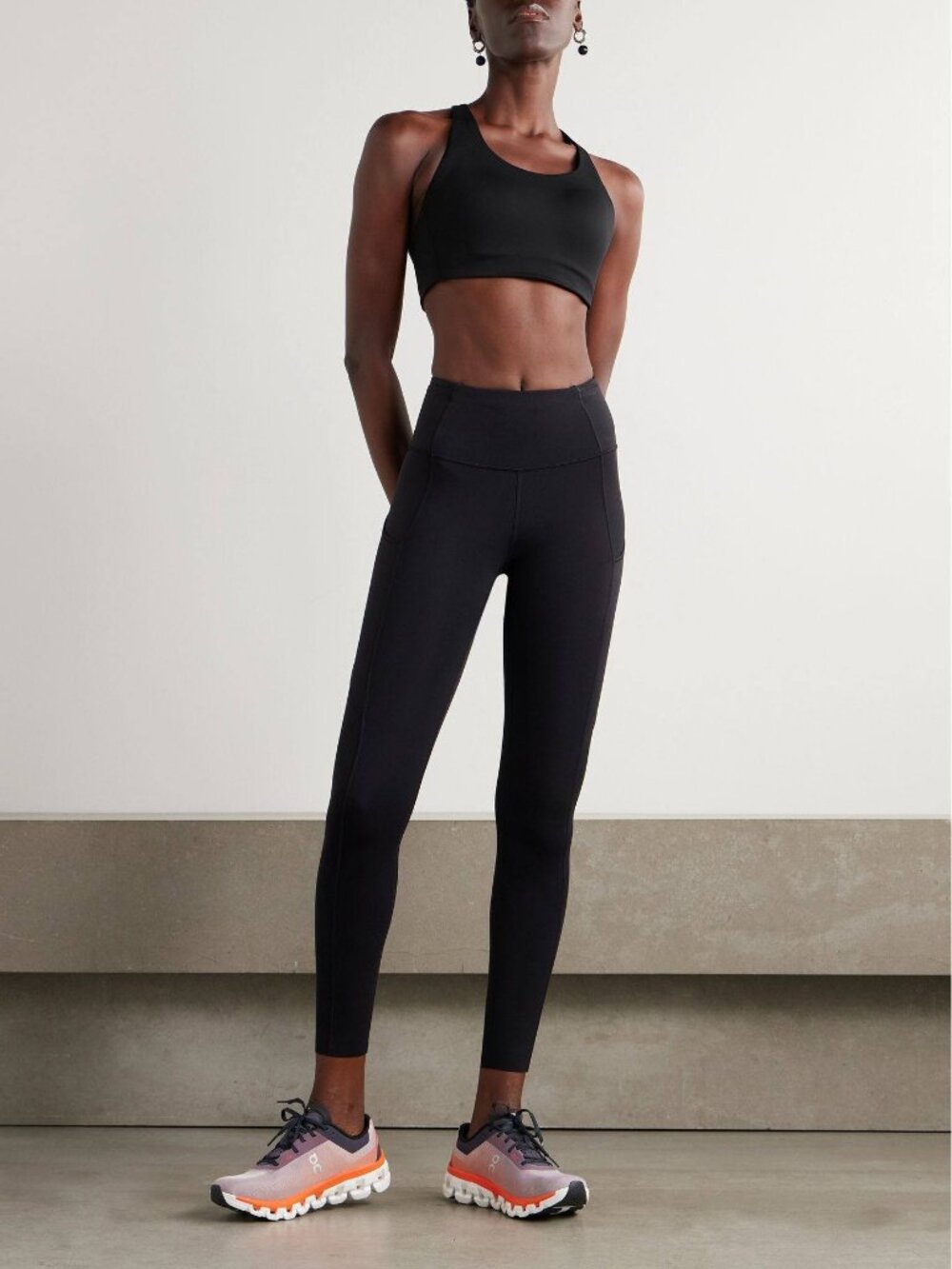 Lululemon Sports Bra Womens 36DD Black High Support Crossback Back Closure Gym